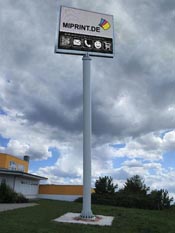 Werbeturm mit Werbedisplay kaufen in Lieberose
