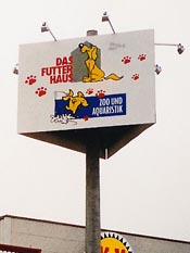 beleuchteter Werbeturm mit LED-Beleuchtung mit Montageservice in Lauf an der Pegnitz